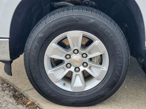 Used 2025 Chevrolet Silverado 1500 LT RWD image 10
