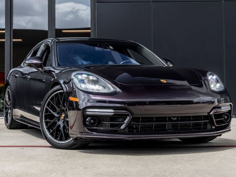 Certified 2022 Porsche Panamera Platinum Edition image 6