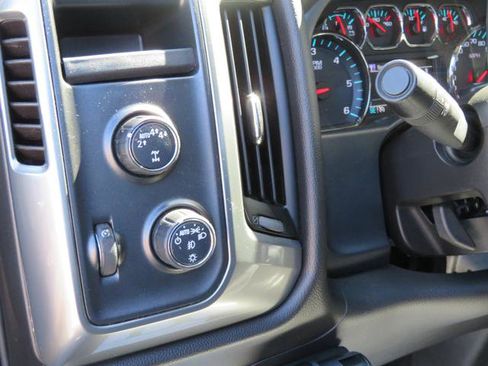 Used 2018 Chevrolet Silverado 1500 LT w/ All Star Edition image 10