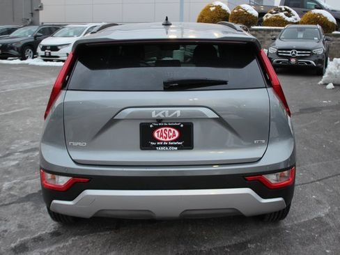 Used 2023 Kia Niro EX image 21