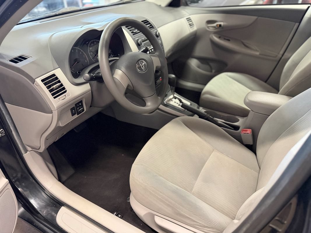 Used 2010 Toyota Corolla LE FWD image 12