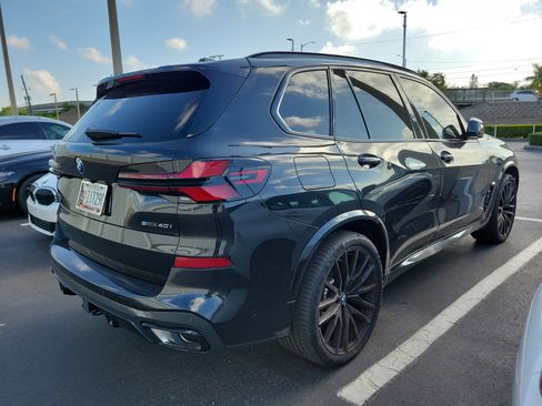 Certified 2026 BMW X5 sDrive40i w/ Executive Package RWD image 3