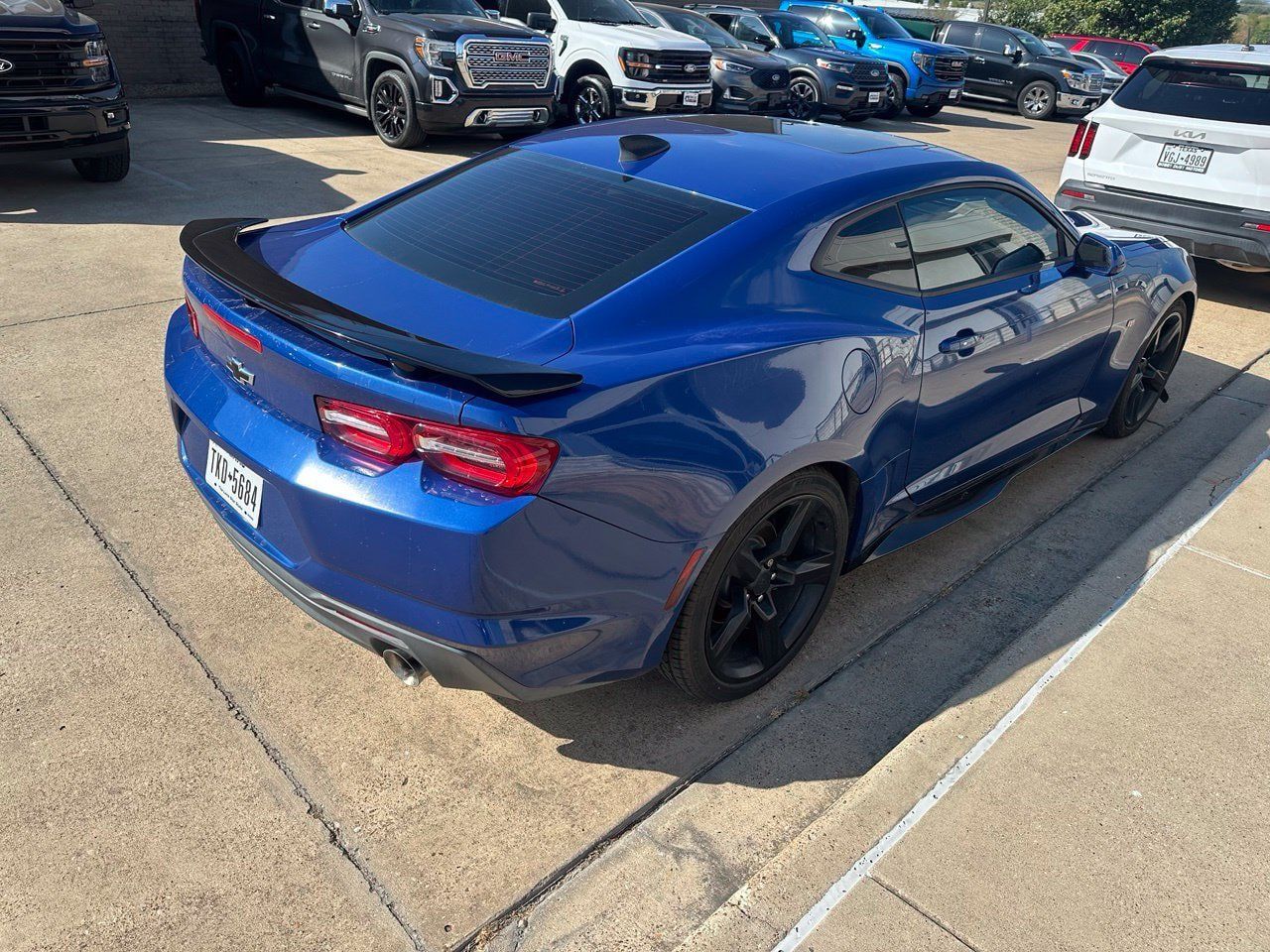 Used 2019 Chevrolet Camaro LT RWD image 8