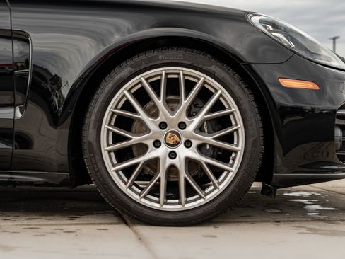 Used 2023 Porsche Panamera 4 AWD/4WD image 38