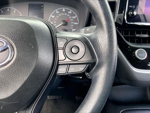 Used 2024 Toyota Corolla LE FWD image 24