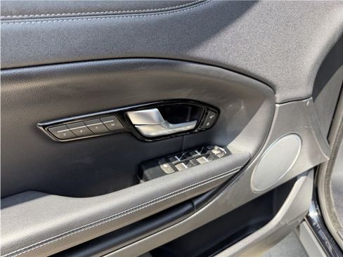 Used 2018 Land Rover Range Rover Evoque SE AWD/4WD image 16