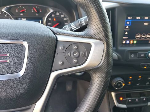 Used 2024 GMC Terrain SLE FWD image 23