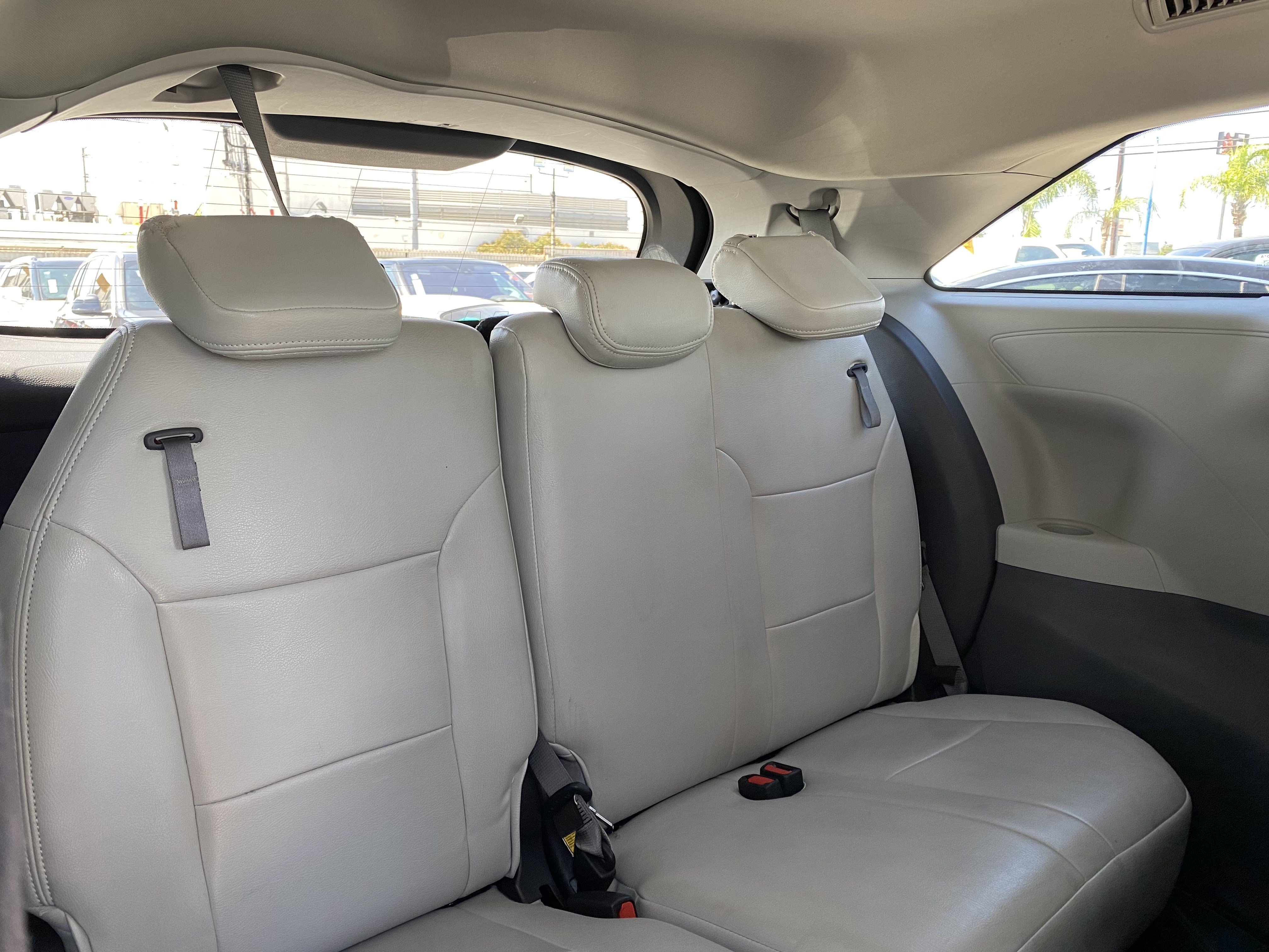 Used 2021 Toyota Sienna LE FWD image 25
