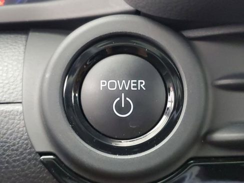 Used 2025 Toyota Crown Signia w/ Advanced Technology Package image 32