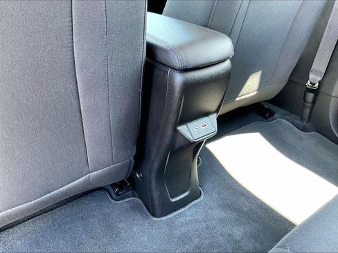 Used 2023 Chevrolet Bolt EUV LT w/ Comfort Package FWD image 27