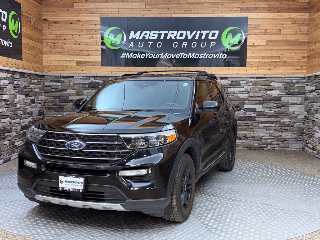 Used 2020 Ford Explorer XLT w/ Equipment Group 202A AWD/4WD image 3