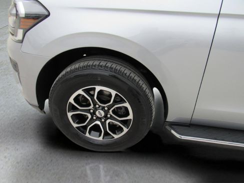 Used 2023 Ford Expedition XLT image 46
