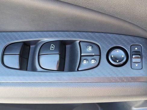 Certified 2025 Nissan Altima 2.5 SV FWD image 8