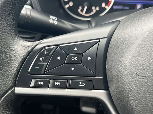 Used 2022 Nissan Altima 2.5 SV FWD image 9