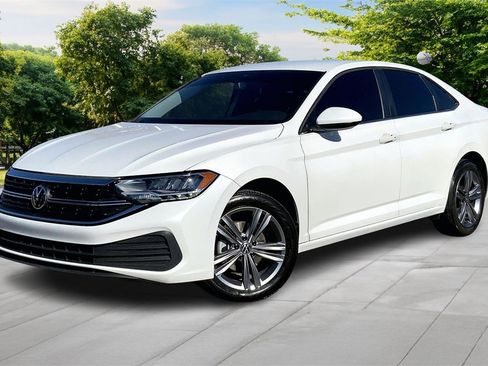 Used 2023 Volkswagen Jetta SE image 1