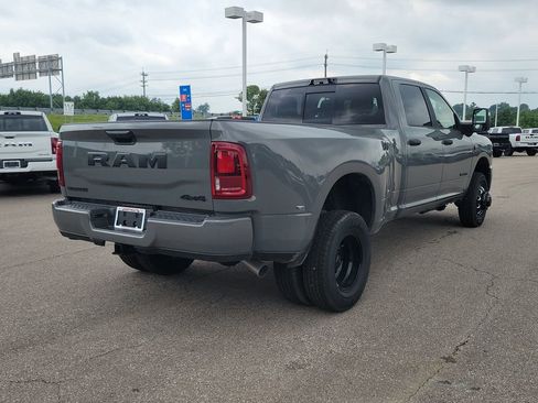New 2026 RAM 3500 Big Horn AWD/4WD image 6