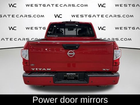 Used 2023 Nissan Titan SV image 7