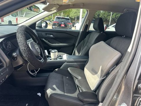 Used 2024 Nissan Rogue SV AWD/4WD image 5