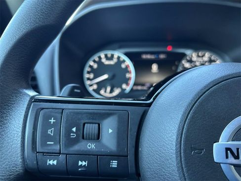 Used 2021 Nissan Rogue S image 22