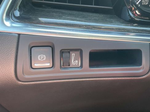 Used 2023 Cadillac XT5 Premium Luxury FWD image 19