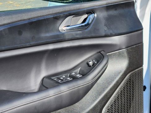 New 2025 Jeep Grand Cherokee L Altitude image 12