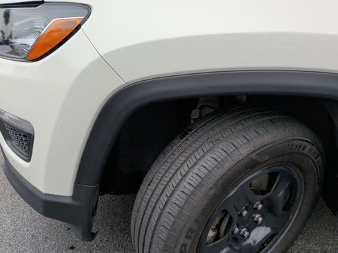 Used 2018 Jeep Compass Sport w/ Tech Group image 10