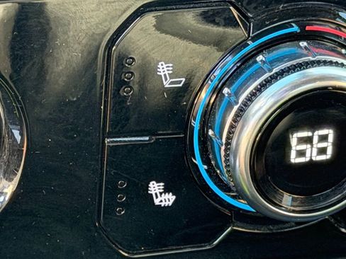 Used 2022 GMC Sierra 1500 Elevation image 30