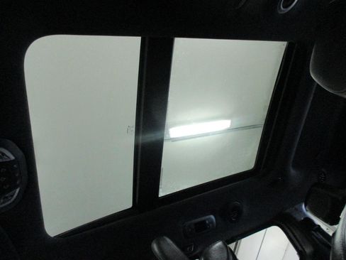 Used 2020 Chrysler Pacifica Touring-L Plus image 9