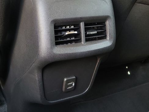 Used 2023 Chevrolet Equinox LT FWD image 20