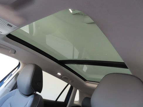 Certified 2026 Volkswagen Tiguan SE FWD image 21