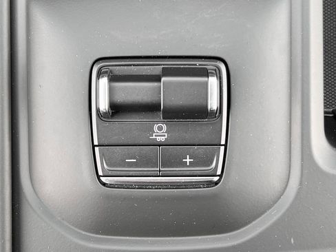 Used 2025 GMC Sierra 3500 Denali Ultimate image 29