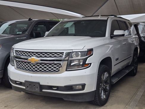 Used 2018 Chevrolet Tahoe LT w/ LT Signature Package RWD image 3