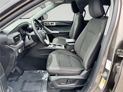 Used 2021 Ford Explorer XLT image 10