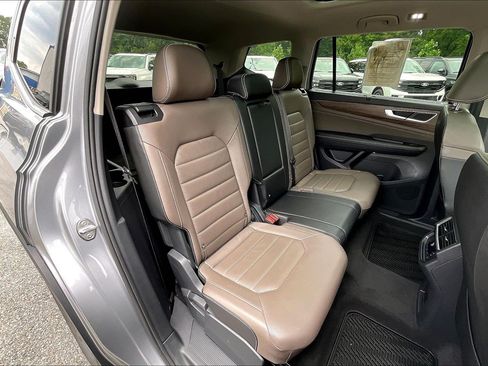 Used 2025 Volkswagen Atlas SEL AWD/4WD image 27