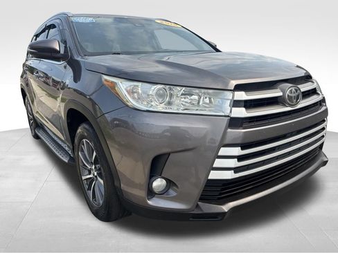 Used 2018 Toyota Highlander XLE FWD image 7