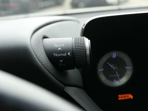 Used 2024 Lexus ES 300h w/ Accessory Package (Z2) image 16