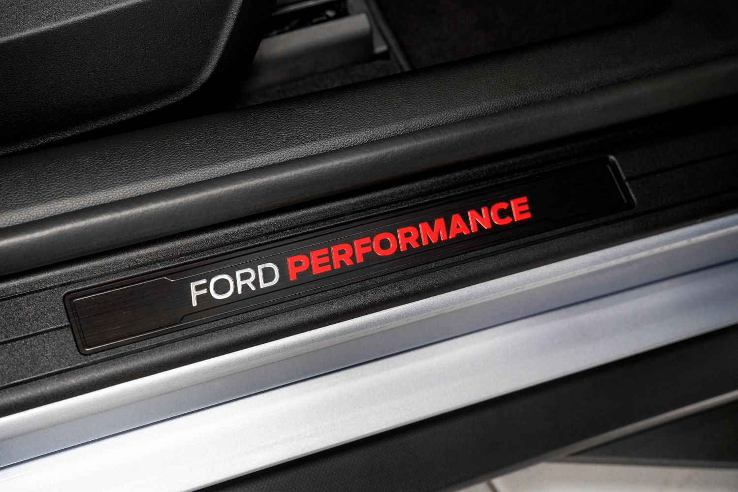 Used 2022 Ford Mustang Shelby GT500 w/ Carbon Fiber Track Pack RWD image 35