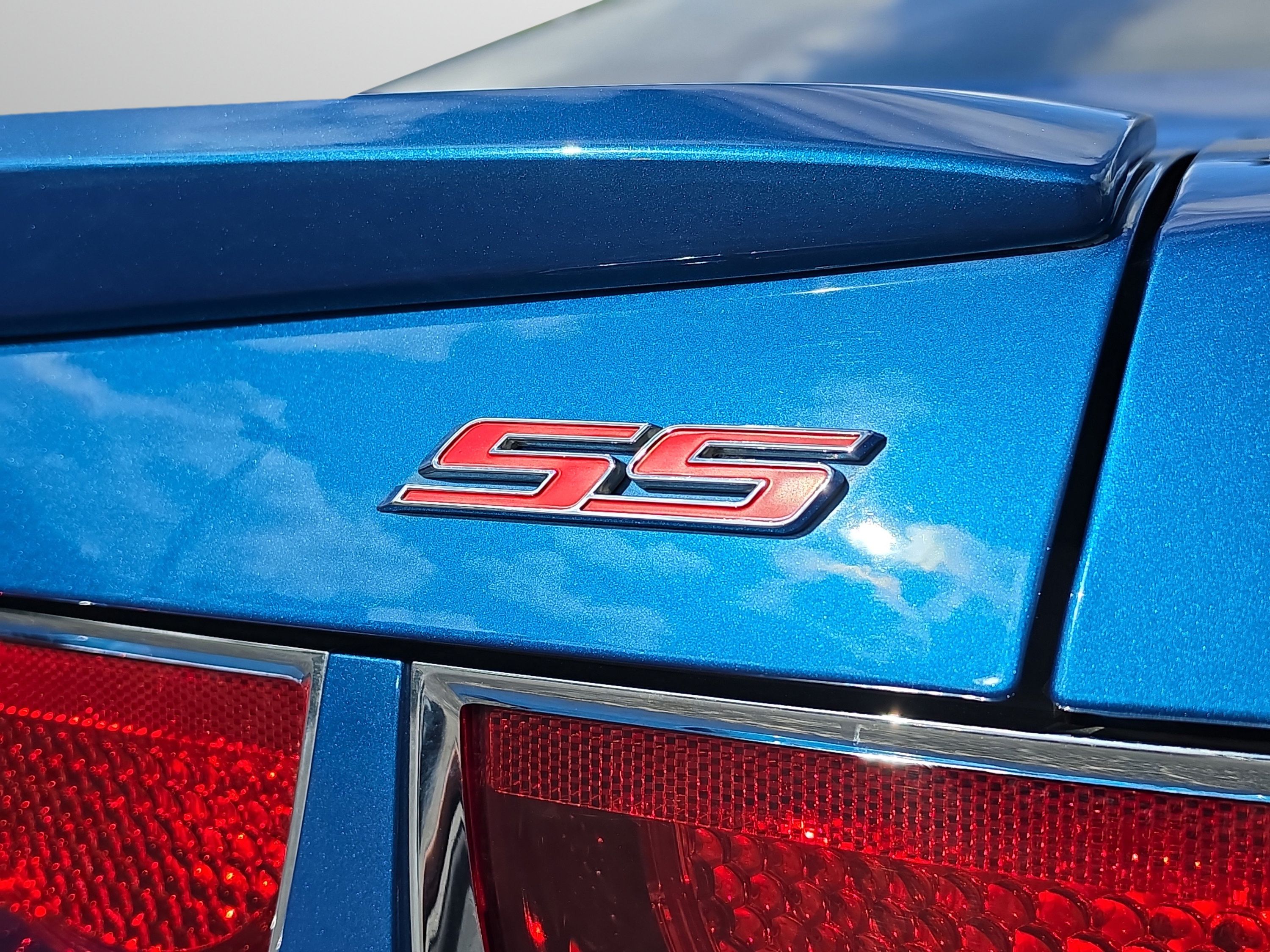 Used 2010 Chevrolet Camaro SS w/ RS Package RWD image 16