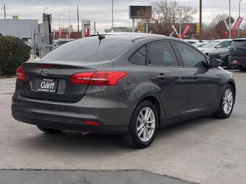 Used 2016 Ford Focus SE image 3