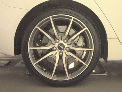 Used 2025 Genesis G70 2.5T RWD image 8