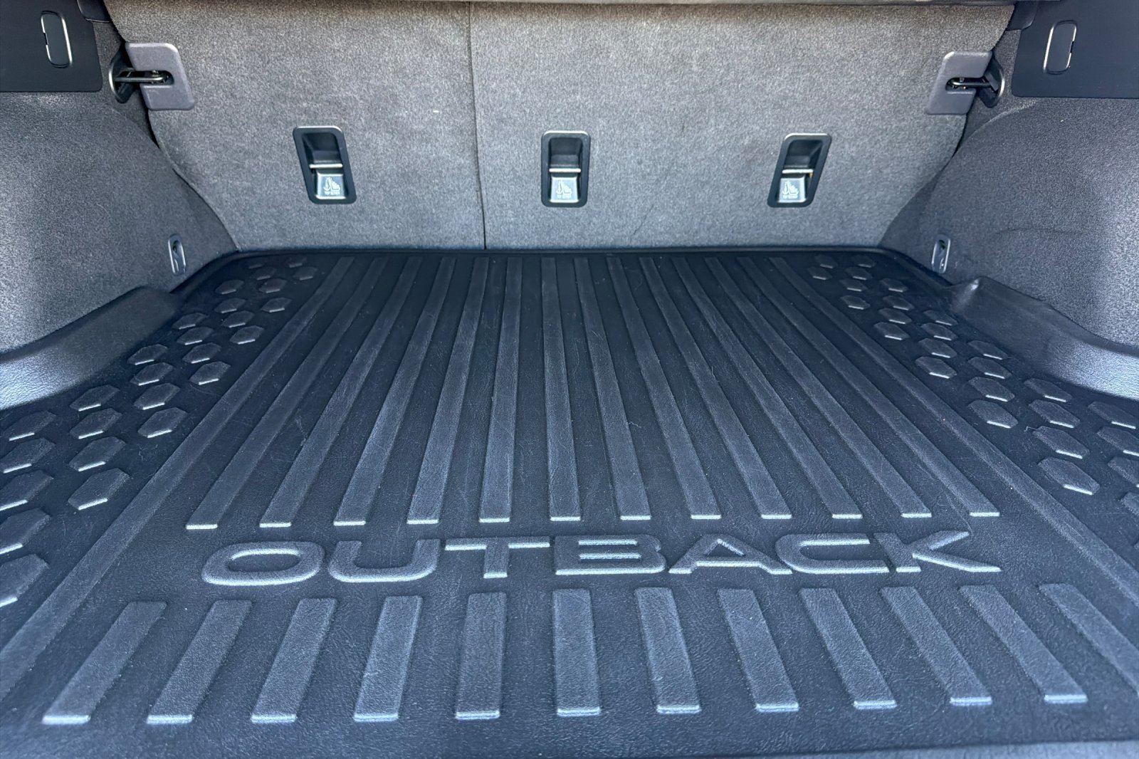 Used 2023 Subaru Outback Limited AWD/4WD image 19