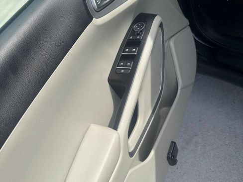 Used 2024 Kia Soul LX w/ Option Group 015 FWD image 4