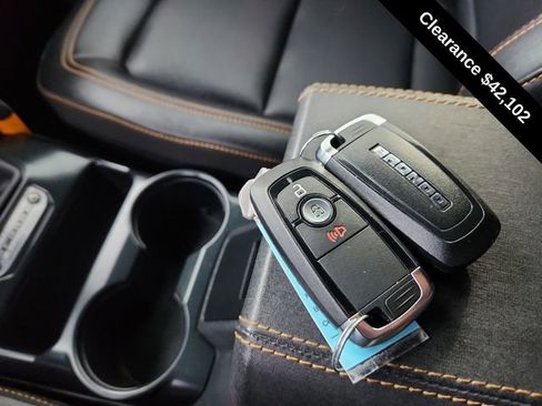 Used 2024 Ford Bronco Badlands image 44