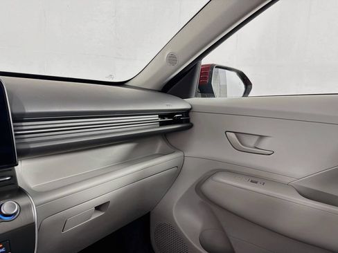 Used 2025 Hyundai Kona SEL FWD image 36
