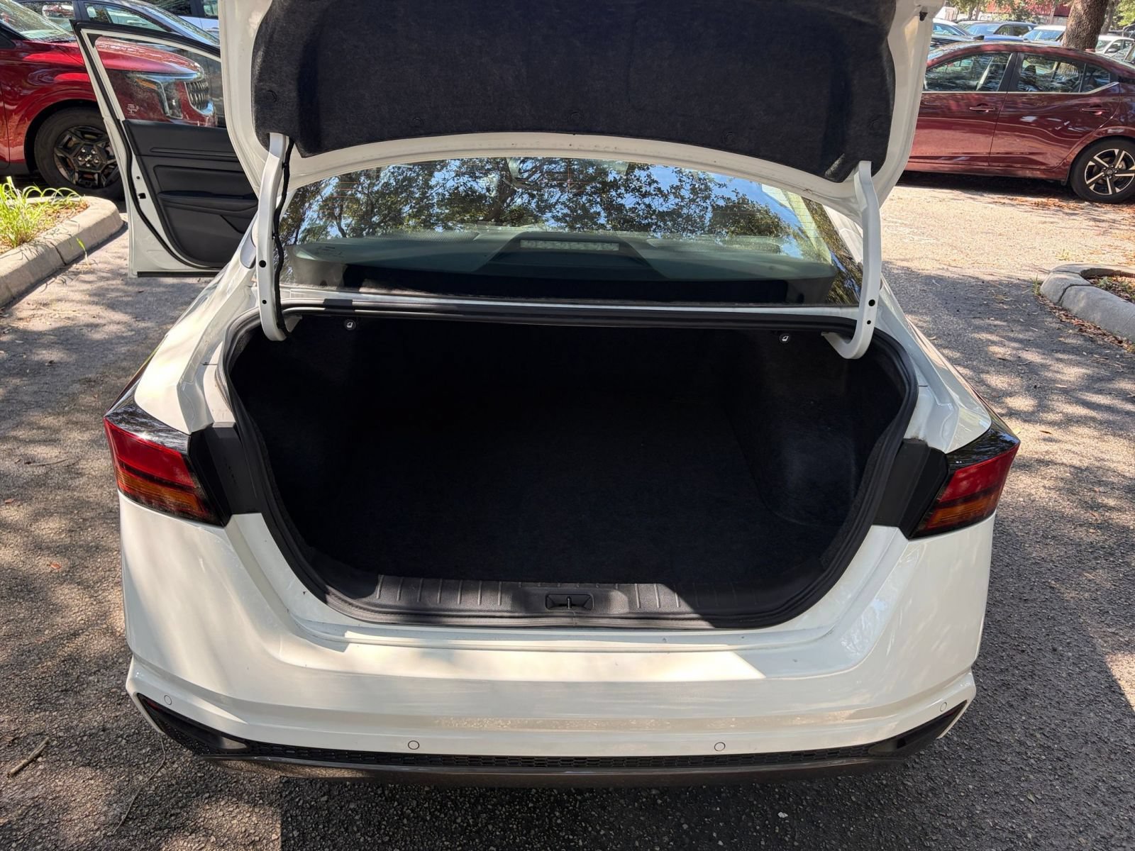 Used 2026 Nissan Altima 2.5 SV FWD image 30
