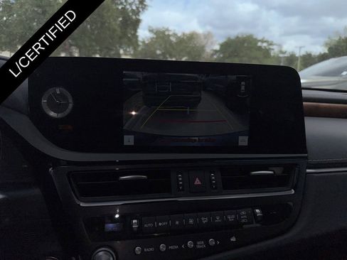 Used 2025 Lexus ES 300h w/ Premium Package FWD image 17