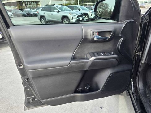 Used 2023 Toyota Tacoma TRD Off-Road image 24