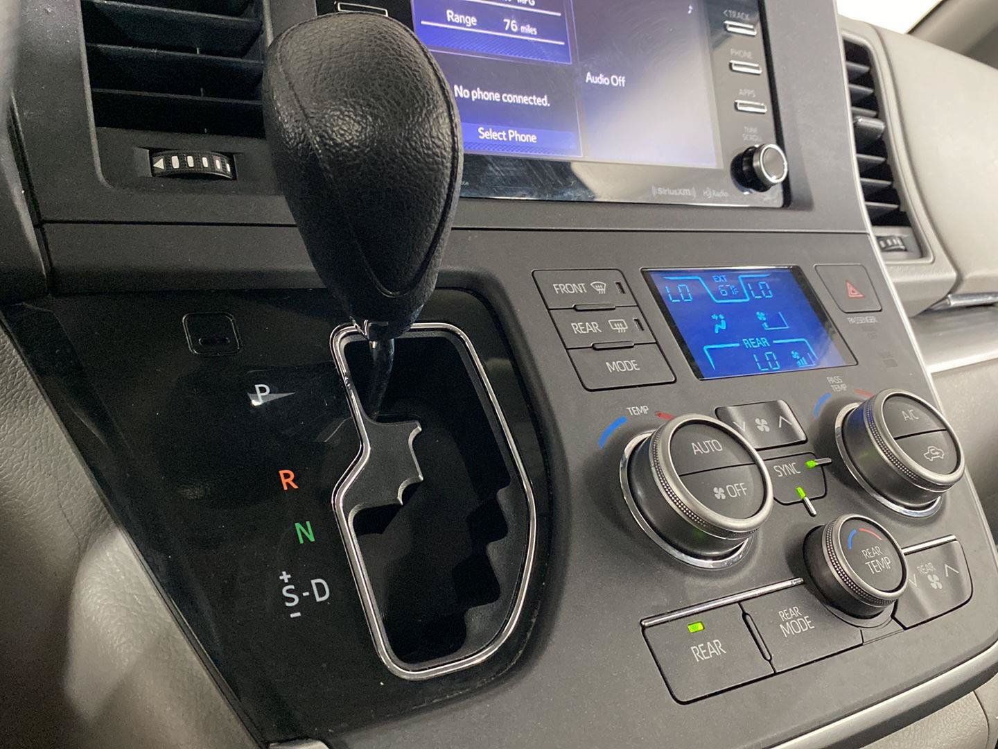 Used 2020 Toyota Sienna LE AWD/4WD image 15