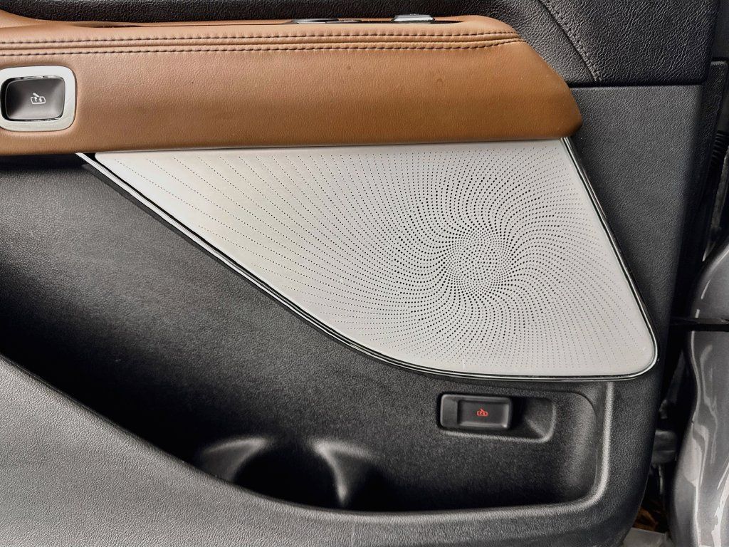 Used 2022 Lincoln Aviator Reserve w/ Equipment Group 201A RWD image 19