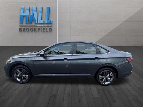 Used 2023 Volkswagen Jetta SE FWD image 2